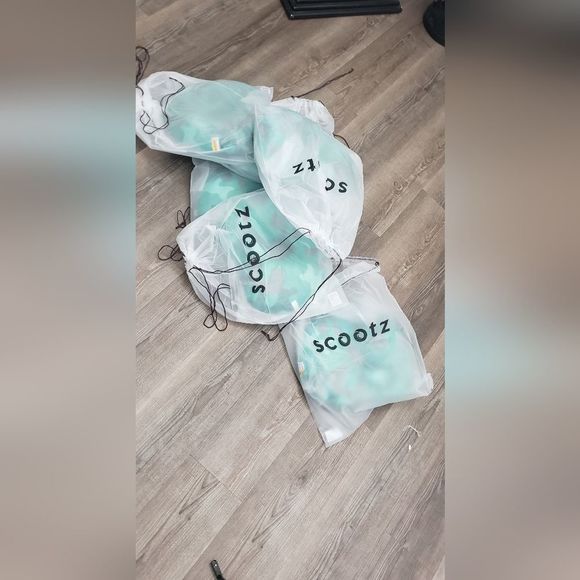 free with any purchase .....Scootz green camouflage neck pillow for trav… - Picture 4 of 5